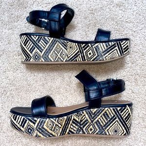 DV by Dolce Vita Woven Straw Wedges